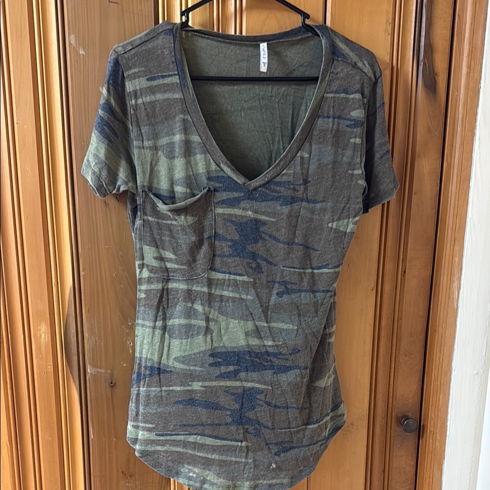 Z Supply Fitted Gray and Green Tee